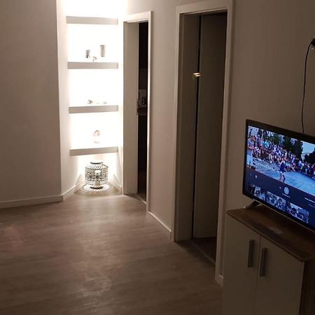 Ferienwohnung Mit Jacuzzi Naehe Flughafen Koeln Bonn Тройсдорф Екстер'єр фото