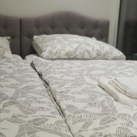 Ferienwohnung Mit Jacuzzi Naehe Flughafen Koeln Bonn Тройсдорф Екстер'єр фото