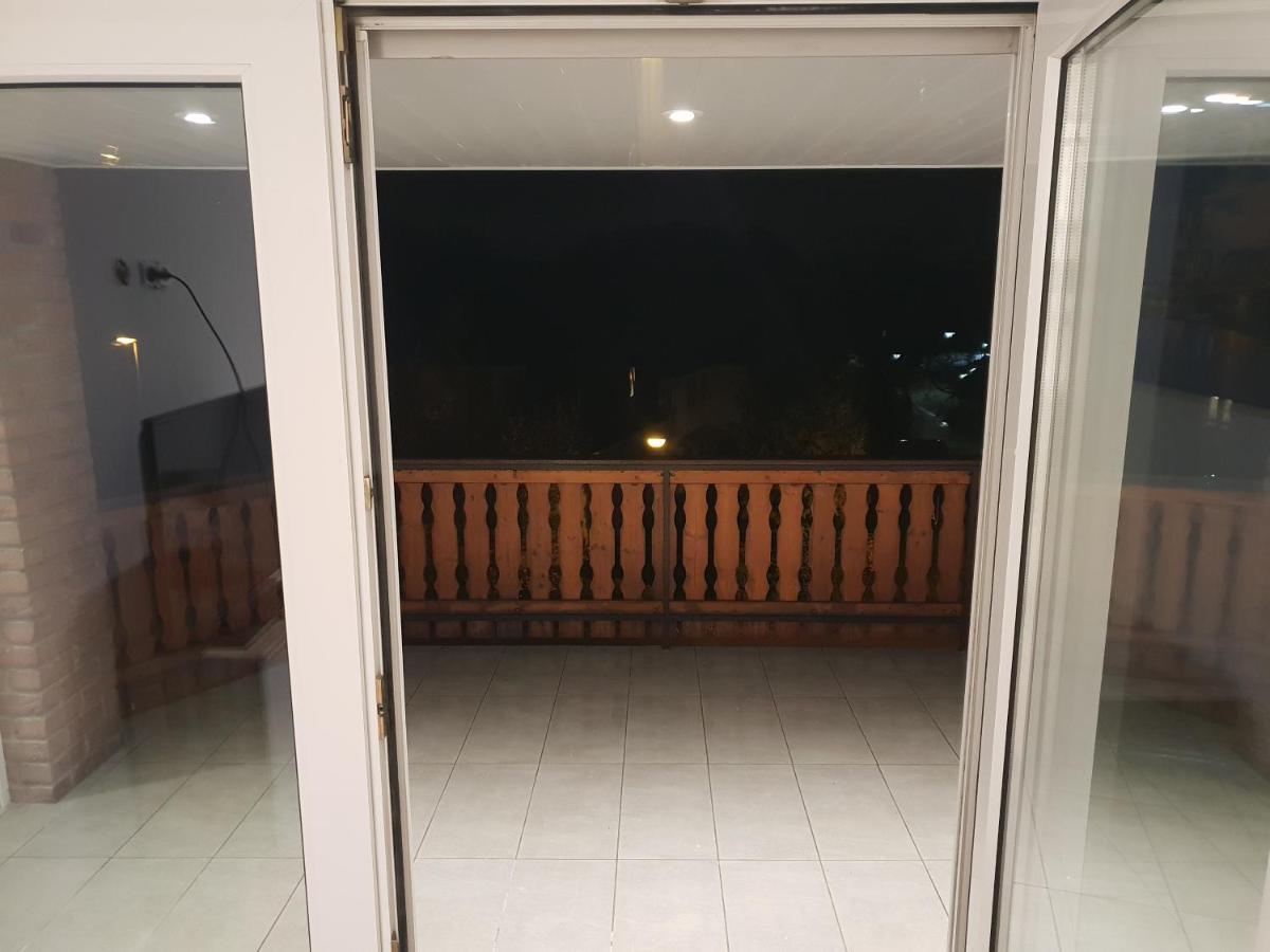 Ferienwohnung Mit Jacuzzi Naehe Flughafen Koeln Bonn Тройсдорф Екстер'єр фото