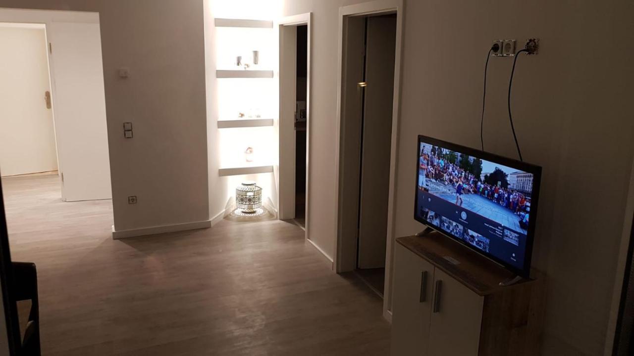 Ferienwohnung Mit Jacuzzi Naehe Flughafen Koeln Bonn Тройсдорф Екстер'єр фото